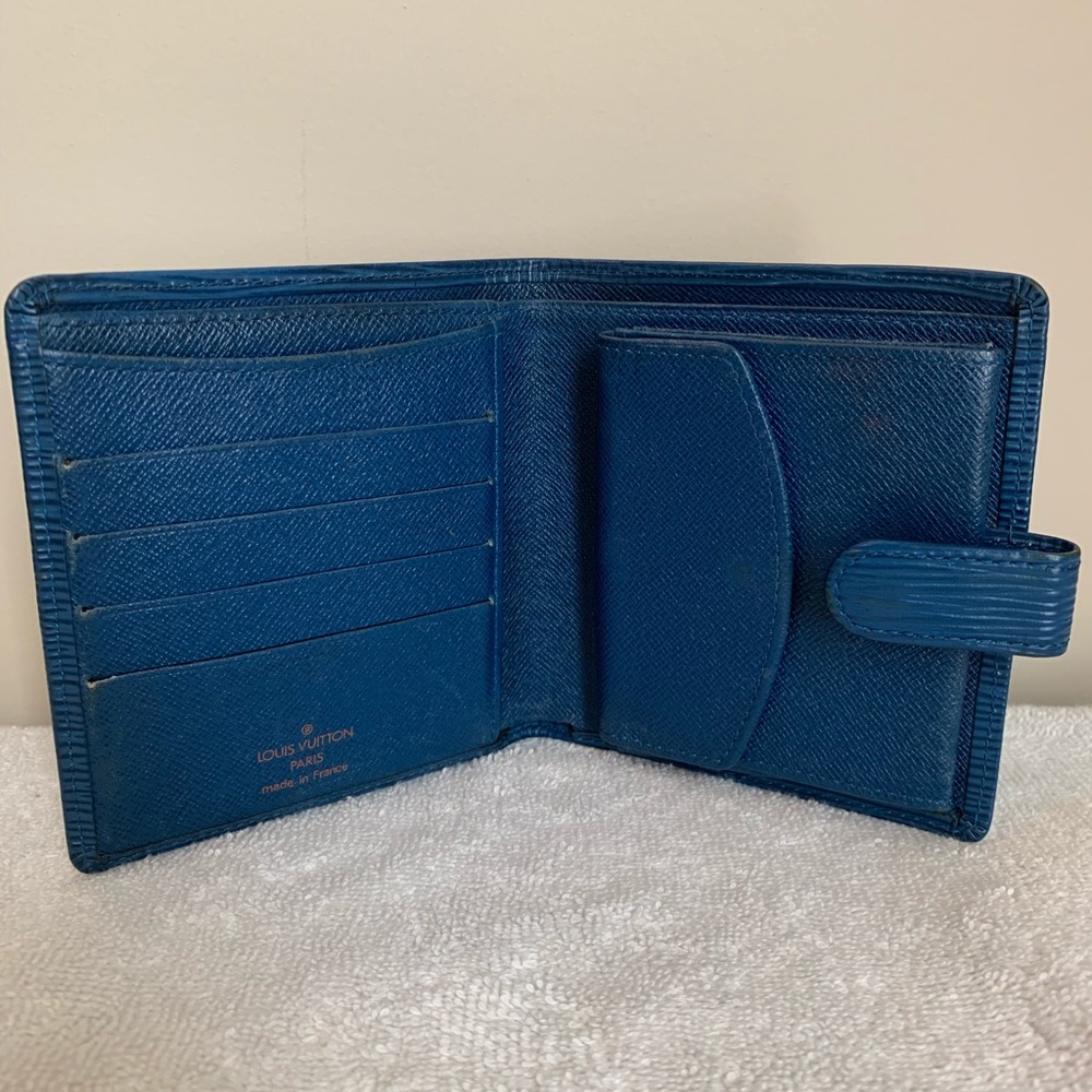 Authentic Louis Vuitton Epi wallet